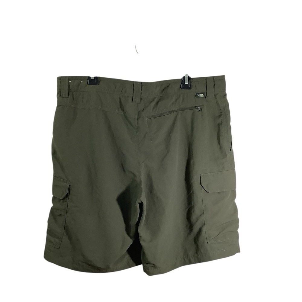 The North Face Green Cargo Shorts for Outdoor Adventures - Picture 3 of 5